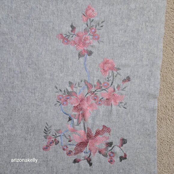 Embroidered Wool Scarf Floral Flowers - Picture 3 of 11